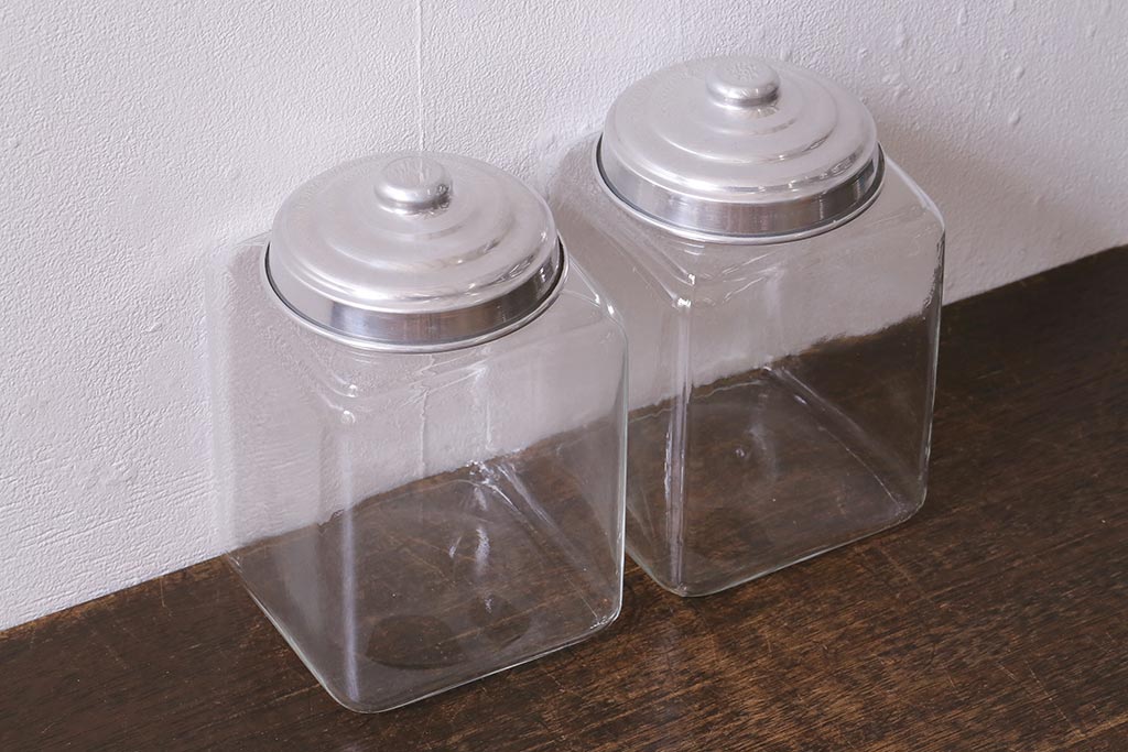アンティーク雑貨　昭和レトロ　アルミ蓋　角型ガラスビン(ガラス瓶、キャニスター)(R-040836)