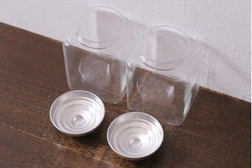 アンティーク雑貨　昭和レトロ　アルミ蓋　角型ガラスビン(ガラス瓶、キャニスター)(R-040836)