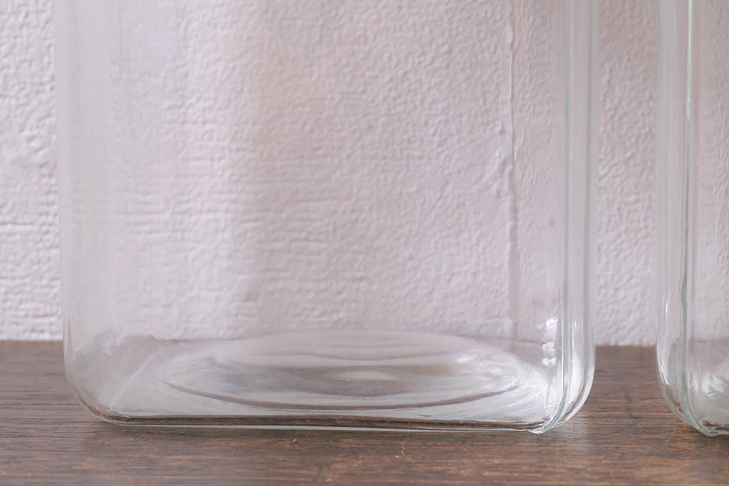 アンティーク雑貨　昭和レトロ　アルミ蓋　角型ガラスビン(ガラス瓶、キャニスター)(R-040836)