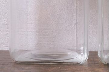 アンティーク雑貨　昭和レトロ　アルミ蓋　角型ガラスビン(ガラス瓶、キャニスター)(R-040836)