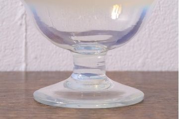 アンティーク雑貨　レトロ雑貨　大正期　赤縁乳白暈し　輪花縁　氷コップ(和ガラス、吹ガラス)(R-040838)