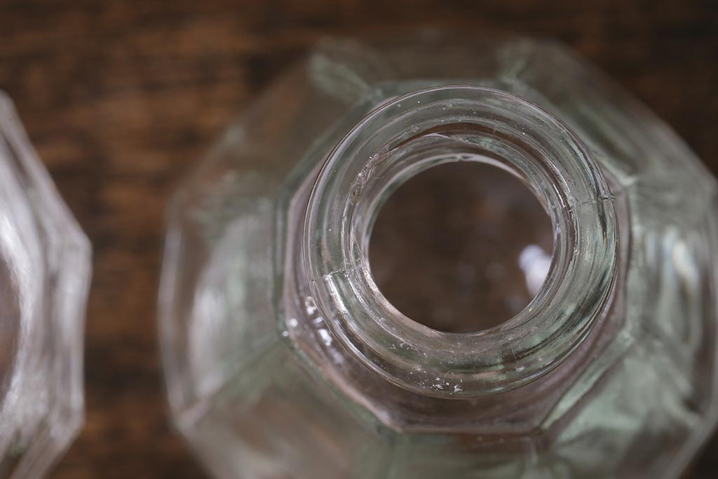 アンティーク雑貨 レトロなガラス調味料入れ2個セット(醤油差し、クルエット、醤油瓶、ガラスビン)(R-040842)