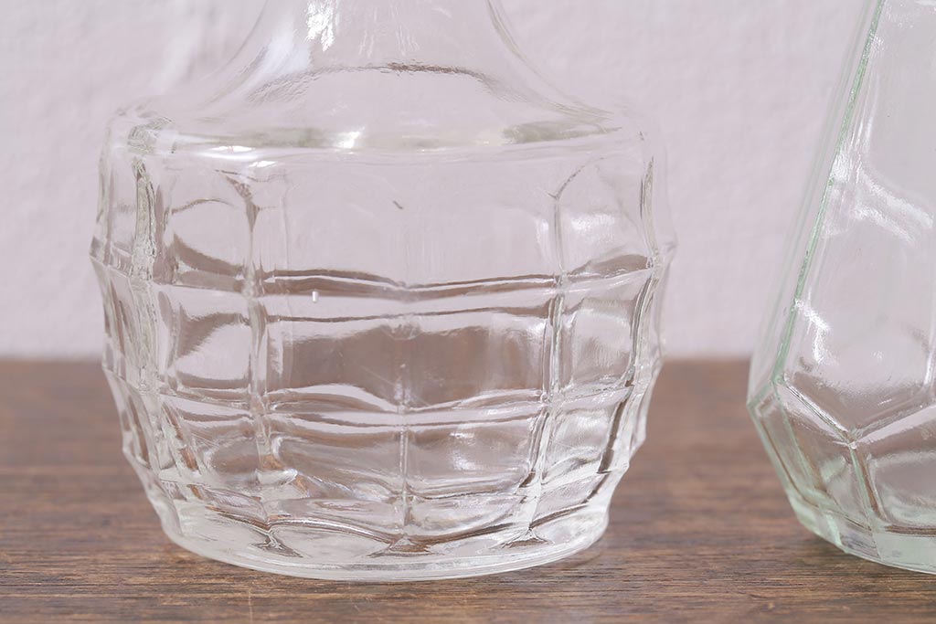 アンティーク雑貨 レトロなガラス調味料入れ2個セット(醤油差し、クルエット、醤油瓶、ガラスビン)(R-040842)