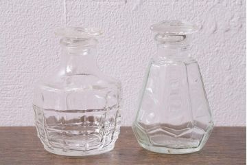 アンティーク雑貨 レトロなガラス調味料入れ2個セット(醤油差し、クルエット、醤油瓶、ガラスビン)(R-040842)