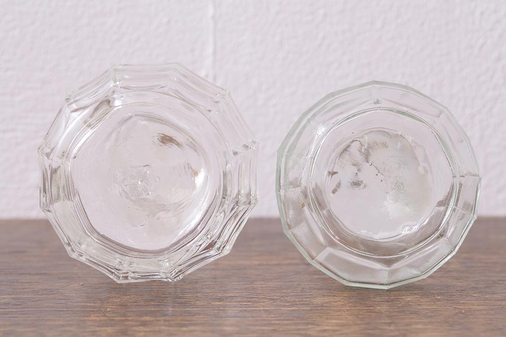 アンティーク雑貨 レトロなガラス調味料入れ2個セット(醤油差し、クルエット、醤油瓶、ガラスビン)(R-040842)