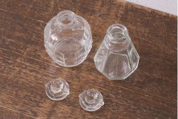 アンティーク雑貨　レトロなガラス調味料入れ2個セット(醤油差し、クルエット、醤油瓶、ガラスビン)(R-040842)