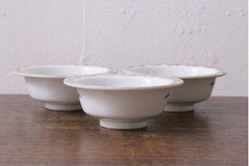 アンティーク雑貨　明治期　金彩色絵染付向付3点セット(小鉢、小皿、和食器)(R-040846)