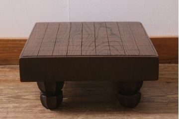 アンティーク雑貨　古民具　明治大正期　古い趣が貫禄漂う将棋盤(飾り台、花台)(R-040856)