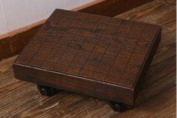 アンティーク雑貨　古民具　明治大正期　古い趣が貫禄漂う将棋盤(飾り台、花台)(R-040856)