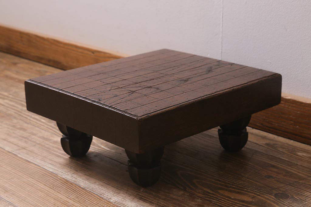 アンティーク雑貨　古民具　明治大正期　古い趣が貫禄漂う将棋盤(飾り台、花台)(R-040856)