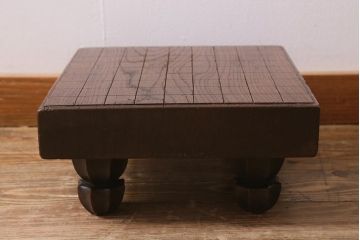 アンティーク雑貨　古民具　明治大正期　古い趣が貫禄漂う将棋盤(飾り台、花台)(R-040856)