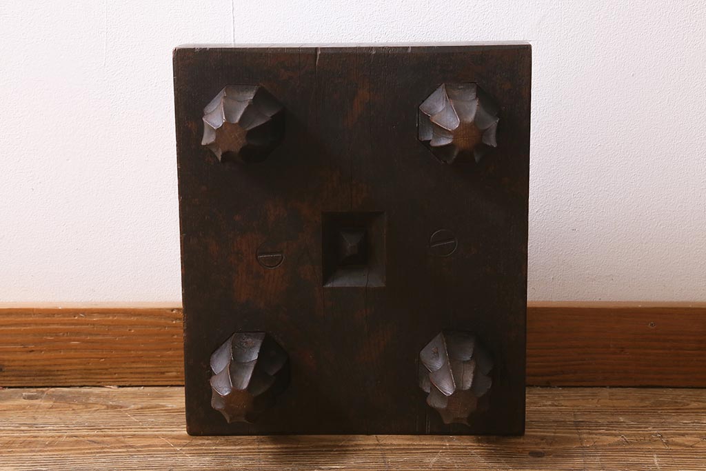 アンティーク雑貨　古民具　明治大正期　古い趣が貫禄漂う将棋盤(飾り台、花台)(R-040856)