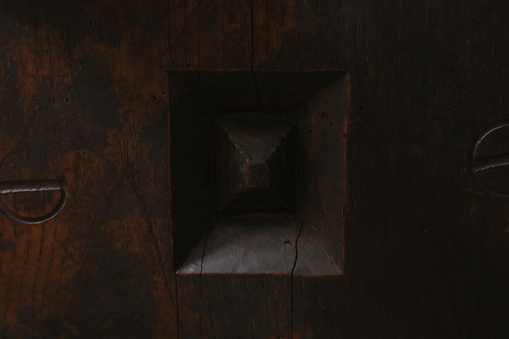 アンティーク雑貨　古民具　明治大正期　古い趣が貫禄漂う将棋盤(飾り台、花台)(R-040856)