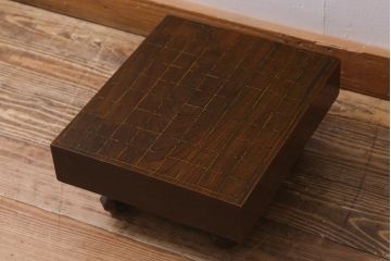 アンティーク雑貨　古民具　明治大正期　古い趣が貫禄漂う将棋盤(飾り台、花台)(R-040857)