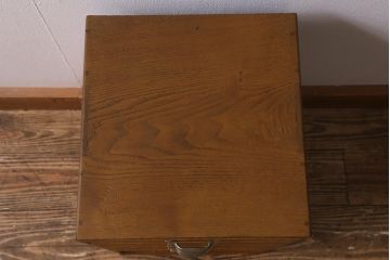 レトロ家具　昭和レトロ　昭和初期　ナラ材　温もりあふれる木製小引き出し(小物収納、サイドチェスト、引き出し)(R-040861)