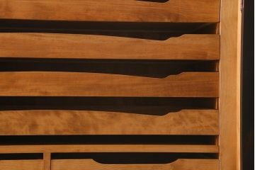 中古　えぞ民芸　えぞインテリア　衣装盆付き　収納力抜群の洋服タンス(衣装タンス)(R-040864)