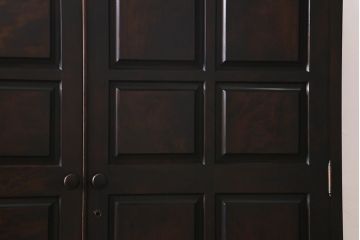 中古　えぞ民芸　えぞインテリア　衣装盆付き　収納力抜群の洋服タンス(衣装タンス)(R-040864)