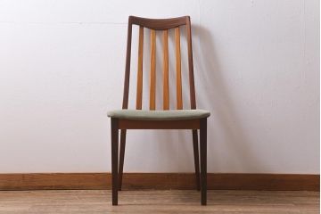 ヴィンテージ家具　北欧ビンテージ　イギリス　G-PLAN(ジープラン)　ナチュラルスタイルにも合うダイニングチェア(椅子)(R-040867)