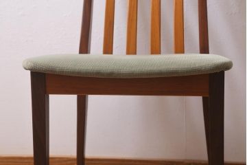 ヴィンテージ家具　北欧ビンテージ　イギリス　G-PLAN(ジープラン)　ナチュラルスタイルにも合うダイニングチェア(椅子)(R-040867)