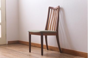ヴィンテージ家具　北欧ビンテージ　イギリス　G-PLAN(ジープラン)　ナチュラルスタイルにも合うダイニングチェア(椅子)(R-040868)