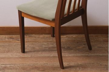 ヴィンテージ家具　北欧ビンテージ　イギリス　G-PLAN(ジープラン)　ナチュラルスタイルにも合うダイニングチェア(椅子)(R-040868)