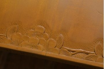 中古　伝統工芸　軽井沢彫り　桜の浮き彫りが上品な座卓(ローテーブル)(R-040872)