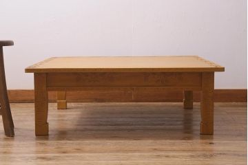 中古　伝統工芸　軽井沢彫り　桜の浮き彫りが上品な座卓(ローテーブル)(R-040872)