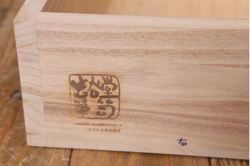 中古　美品　岩谷堂箪笥　No.96　雪国　格子戸が魅力的な茶箪笥(食器棚、茶棚)(定価約62万円)(R-040876)