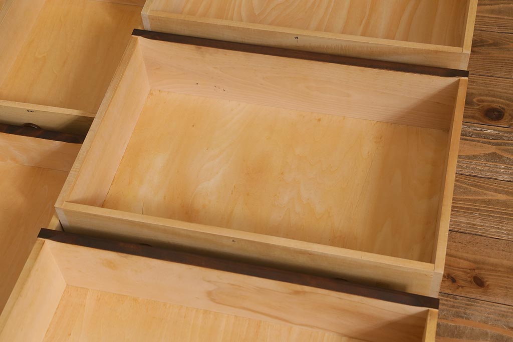 中古　北海道民芸家具　HM535 小物タンス　洗練されたデザインが魅力のスリムなチェスト(引き出し、タンス)(定価約20万5千円)(R-040878)