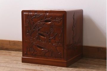 中古　伝統工芸　日光彫り　竹・梅の木　彫刻が魅力の小引き出し(卓上収納、小物収納)(R-040883)