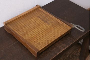 ヴィンテージ雑貨　レトロなディスプレイにもおすすめのペーパーカッター(裁断機、ビンテージ)(R-040884)
