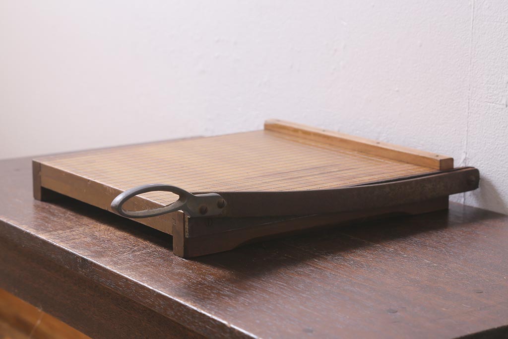 木製裁断機 紙切り台 アンティーク ペーパーカッター 昭和レトロ Y0387 木製裁断機 紙切り台 アンティーク ペーパーカッター 昭和レトロ