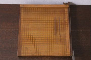 ヴィンテージ雑貨　レトロなディスプレイにもおすすめのペーパーカッター(裁断機、ビンテージ)(R-040884)