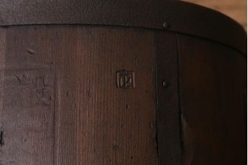 アンティーク雑貨　和製アンティーク　古民具　大黒天の刻印入りの一斗升(一斗マス)(R-040892)