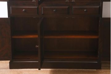 中古　北海道民芸家具　HM165K　高級感が漂う食器棚(カップボード、キャビネット)(定価約43万円)(R-040894)