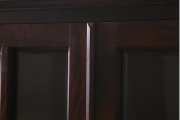 中古　北海道民芸家具　HM165K　高級感が漂う食器棚(カップボード、キャビネット)(定価約43万円)(R-040894)