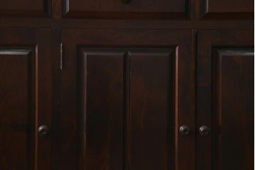 中古　北海道民芸家具　HM165K　高級感が漂う食器棚(カップボード、キャビネット)(定価約43万円)(R-040894)