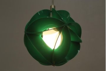 ビンテージ照明　松下電工(ナショナル)　レトロポップなプラスチックシェードの天井照明(ペンダントライト)(R-040898)