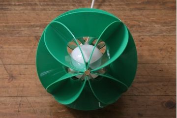 ビンテージ照明　松下電工(ナショナル)　レトロポップなプラスチックシェードの天井照明(ペンダントライト)(R-040898)