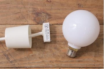 ビンテージ照明　松下電工(ナショナル)　レトロポップなプラスチックシェードの天井照明(ペンダントライト)(R-040898)