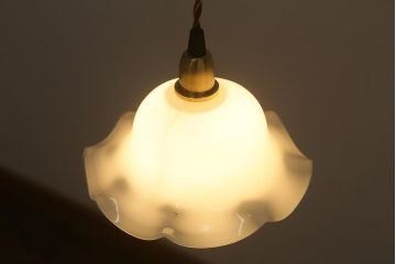 ビンテージ照明　イギリス　上品なフリルシェードの天井照明(ペンダントライト)(R-040899)