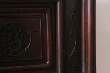 中古　民芸家具　昭和後期　唐木材　繊細な意匠が施された飾り棚(茶棚、戸棚、収納棚)(R-040902)