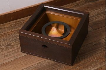 レトロ雑貨　指物家具　昭和後期　五徳付き　桑材　シンプルなデザインの木製角火鉢(箱火鉢、茶道具)(R-040907)
