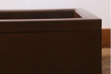 レトロ雑貨　指物家具　昭和後期　五徳付き　桑材　シンプルなデザインの木製角火鉢(箱火鉢、茶道具)(R-040907)