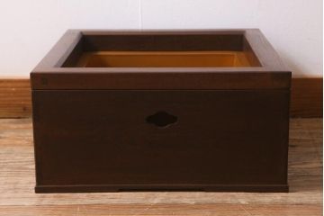 レトロ雑貨　指物家具　昭和後期　五徳付き　桑材　シンプルなデザインの木製角火鉢(箱火鉢、茶道具)(R-040907)