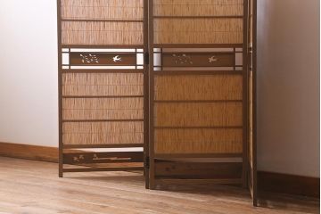 ビンテージ家具　透かしの意匠が風情あふれる四連折り畳み式パーテーション(衝立、仕切り)(R-040908)