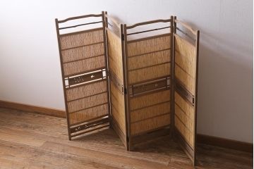 ビンテージ家具　透かしの意匠が風情あふれる四連折り畳み式パーテーション(衝立、仕切り)(R-040908)