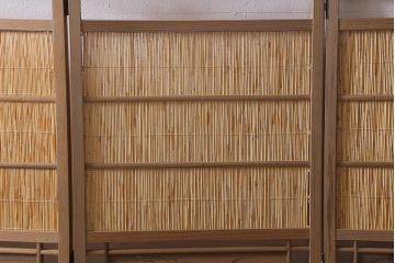 ビンテージ家具　透かしの意匠が風情あふれる四連折り畳み式パーテーション(衝立、仕切り)(R-040908)