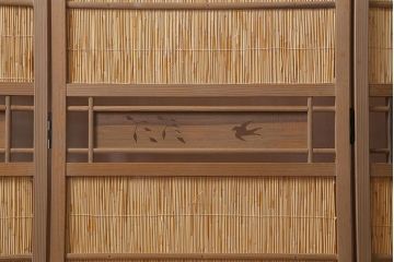 ビンテージ家具　透かしの意匠が風情あふれる四連折り畳み式パーテーション(衝立、仕切り)(R-040908)