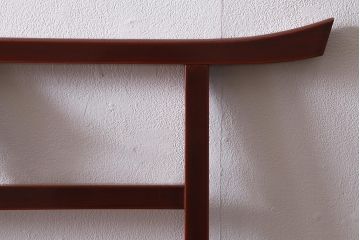 アンティーク家具　春慶塗　和風インテリアにおすすめなフック付きの便利な衣桁(着物掛け、ハンガーラック)(R-040909)